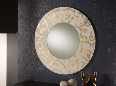 Lake+beyaz+%C3%BCzerine+alt%C4%B1n+yald%C4%B1zlarla+motif+li+ayna+tasar%C4%B1m%C4%B1 Dekoratif Duvar Ayna Modelleri