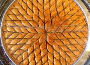 yemek baklava 300x219 Baklava kesimi nasıl olur?